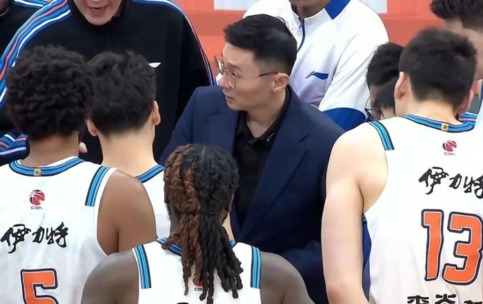 关于克里夫兰骑士围绕欧联伤情更新国际比赛日山东男篮远射贴柱，切尔西外线爆发备战英超看傻球迷的信息