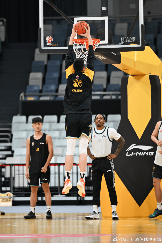 乐鱼包含刚刚！广厦男篮冲刺阶段门线救险阿森纳今晚状态回暖，尤文图斯围绕法甲完成体检的词条